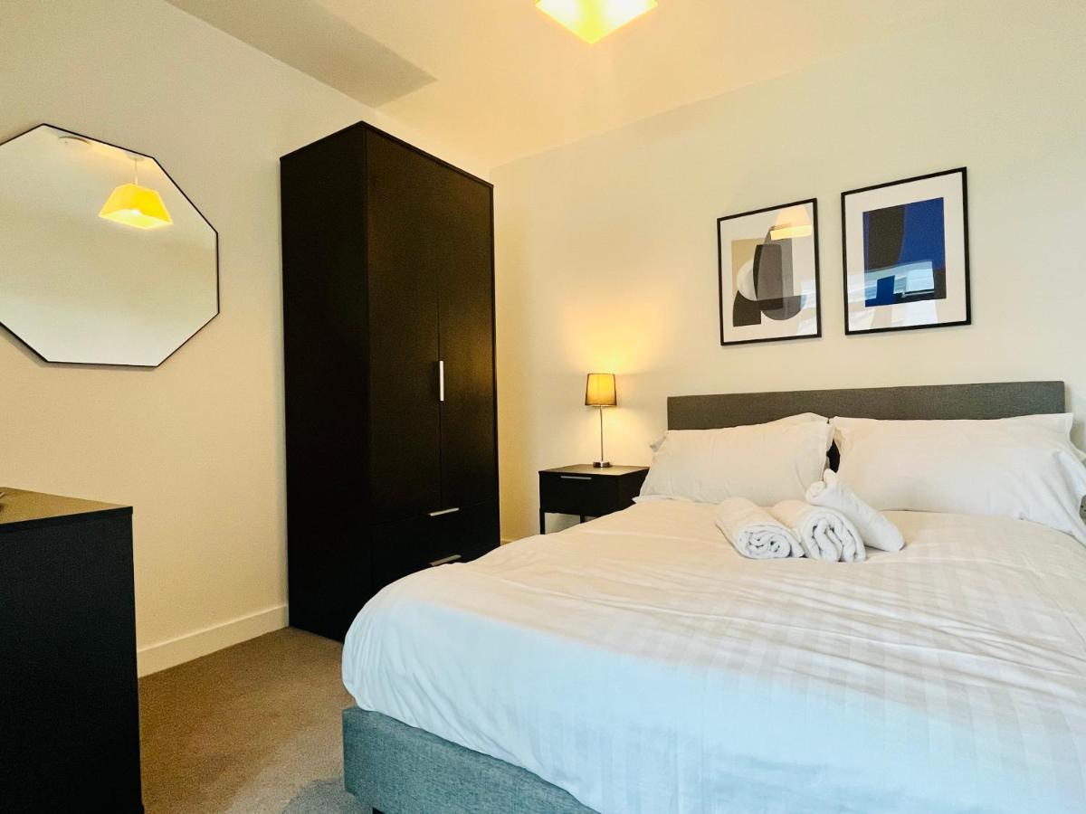 Fully Equipped One Bedroom Apartment Near Old Trafford Stadium! Манчестър Екстериор снимка